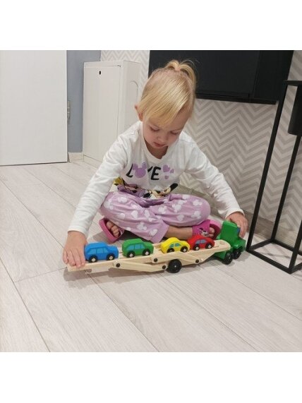 Medinis sunkvežimis - vilkikas + lengvųjų automobilių komplektas 22698 11 Medinis sunkvežimis - vilkikas + lengvųjų automobilių komplektas 22698 11